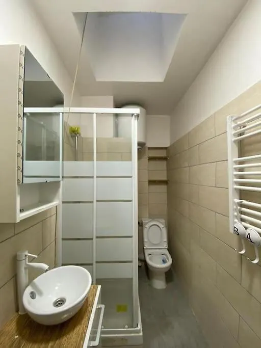 Studio Equipe, Lumineux A Paris 0*,